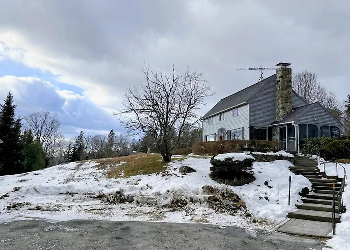 5H Charming Hilltop Farmhouse With Stunning Views & Modern Comforts Near Mountain View Grand Resort