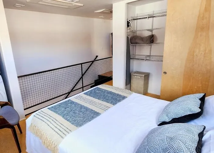 Intimate Townhome Sanctuary Dt