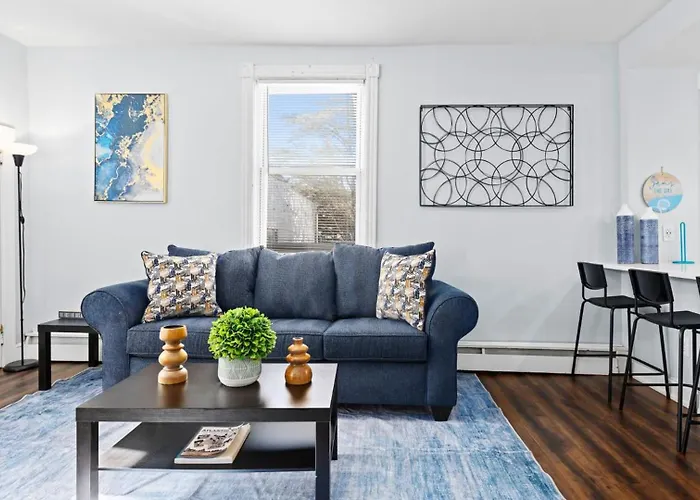 Cozy 1 Bedroom Apt - 3 Blocks To Beach - Sleeps 6