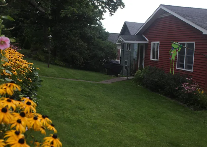Forever Red Cottage, Waterfront Home On Cayuga Lake Near Flx Wineries