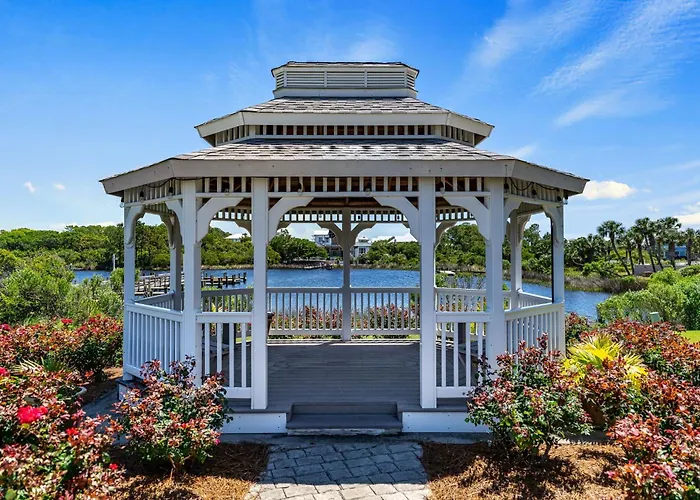 Stunning Condo In Pinnacle Port, Panama City Beach