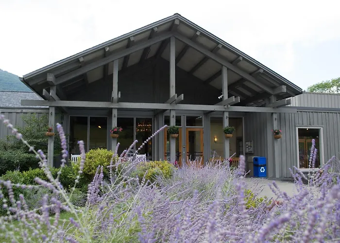 Peaks Of Otter Lodge