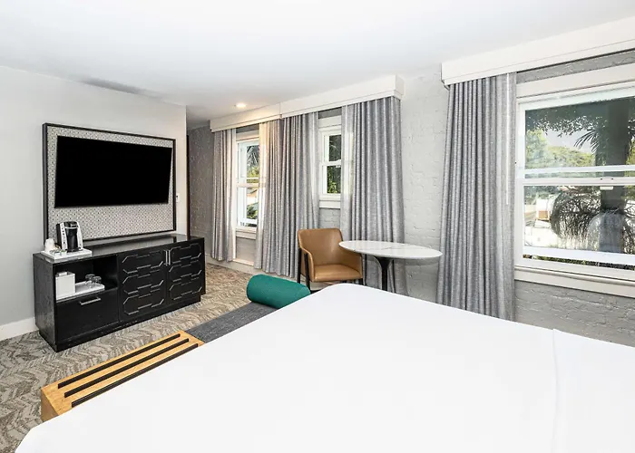 Hotel Virginia Santa Barbara, Tapestry Collection By Hilton