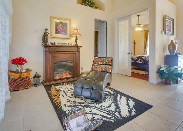 Upscale Marco Island Villa W/ Outdoor Bar + Pool!