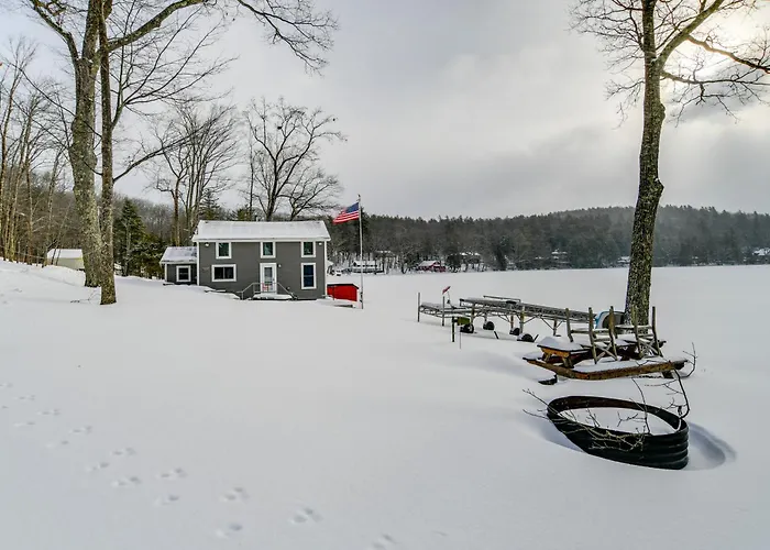 Bbq Ready: Lakeside Milford Home W/ Paddleboat