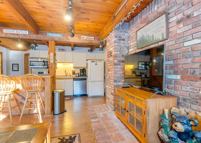 Hike, Ski & Relax: Gem W/ Foosball In North Conway
