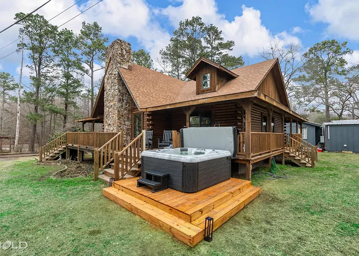 Emerald Isle Log Cabin Hot Tublakefront