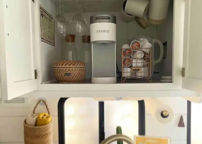 Retro Motorhome - Epic Outdoor Shower And Firepit