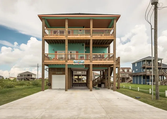 Nautibeach Views From Multiple Decks, Sleeps 14