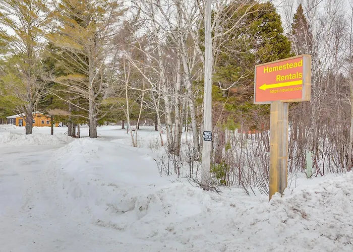 2 Ponds & Trail Access: Peaceful Cabin In Calumet!