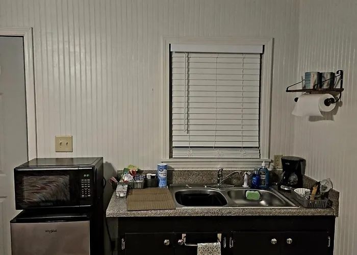 Private Cabin 1 Bed And 1 Bath