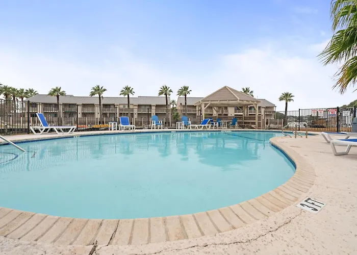 The Salty Seahorse Pet-Friendly Canal Retreat W Grill & Deck
