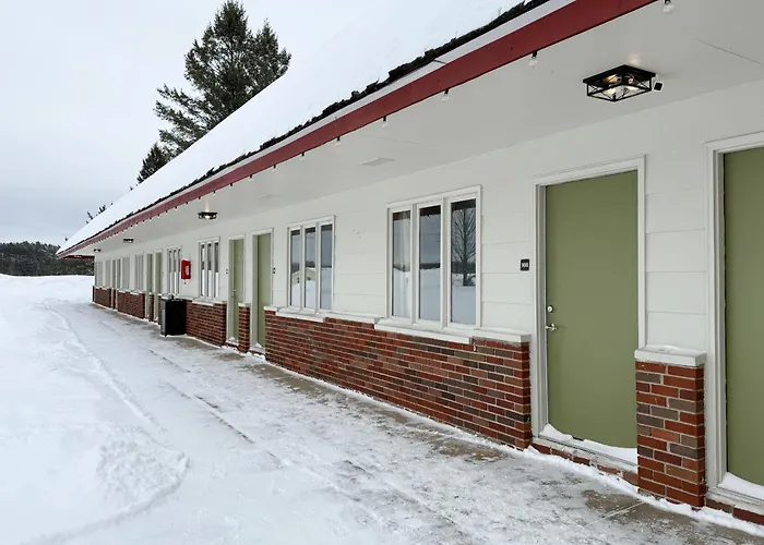 The Trail Inn - Newberry, Mi - Formerly Knollwood Inn - 13467 M-28