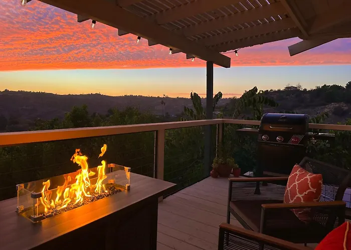 Hilltop Penthouse Cottage With Sweeping Views