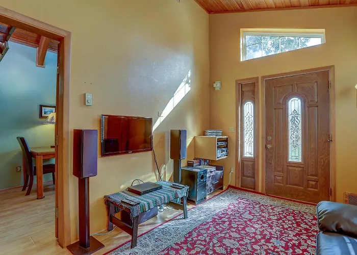 Walk To Downtown White Salmon - Waveseeker
