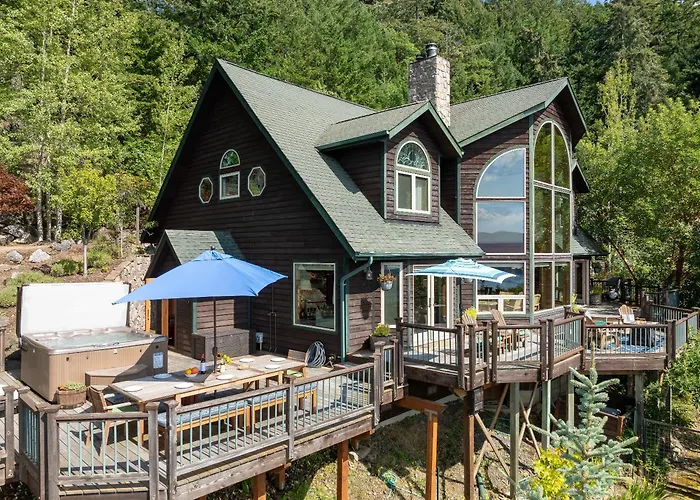 Stunning Sunsets, Luxe Lodging, Sauna And Spa