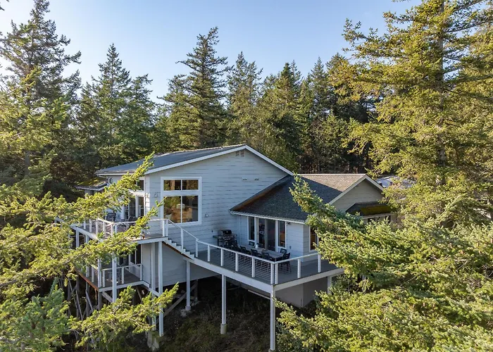 Luxury Waterfront & Views, Private Beach, Golfing