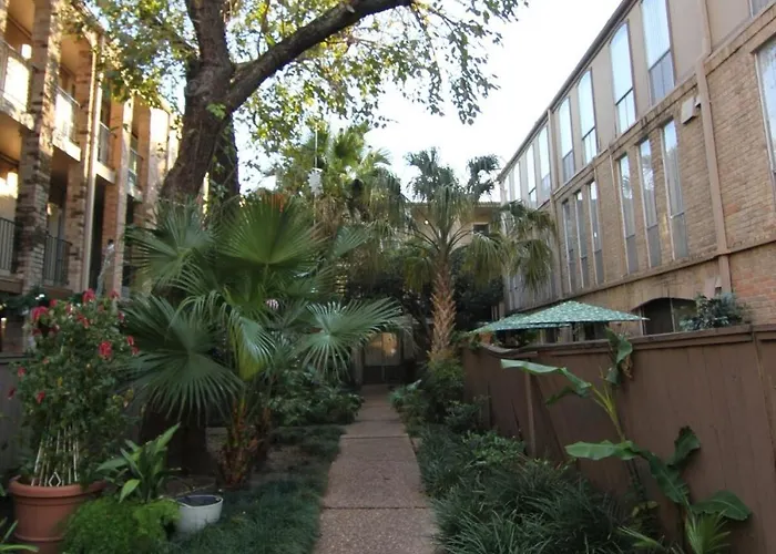 Towne Plaza Apartments 114 - 7 Km From Fifa Fest