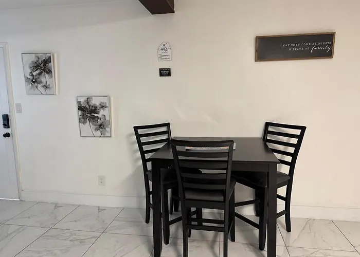 Huge In-Law Apt Beach Oasis- Private Entrance