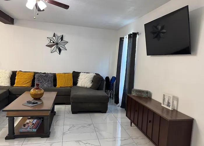 Huge In-Law Apt Beach Oasis- Private Entrance