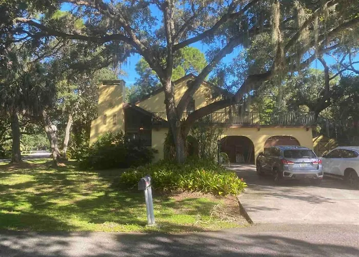 Huge In-Law Apt Beach Oasis- Private Entrance