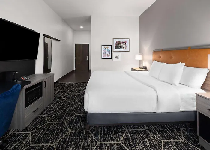 La Quinta Inn & Suites By Wyndham Meridian