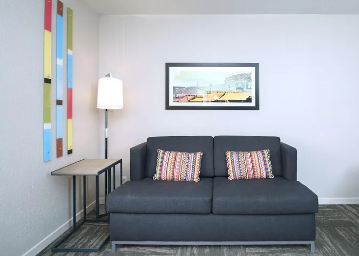 Hampton Inn Hays-North Of I-70