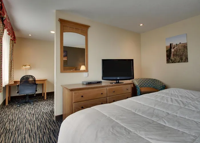 Everspring Inn & Suites