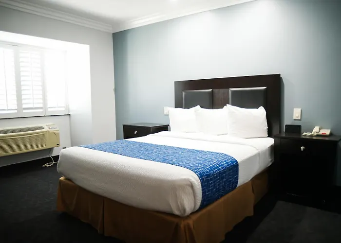 Days Inn By Wyndham West Covina