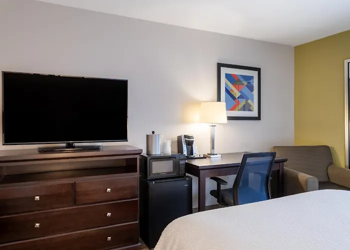 Holiday Inn Express & Suites Chicago-Libertyville By Ihg