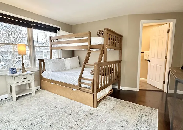 2Br Condo With Ocean Views In Downtown Sw Harbor "Seaglass"