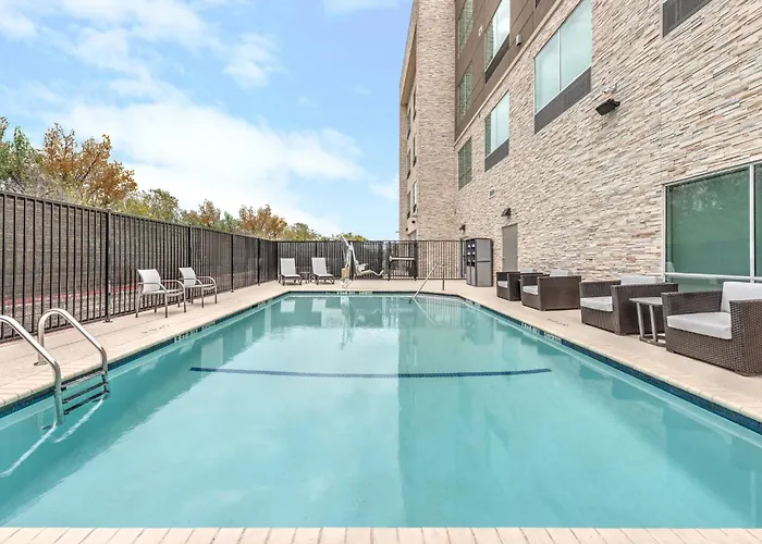 Holiday Inn Express & Suites Austin Airport East By Ihg