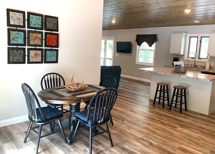 The Sansa Suite At Brants Apple Orchard