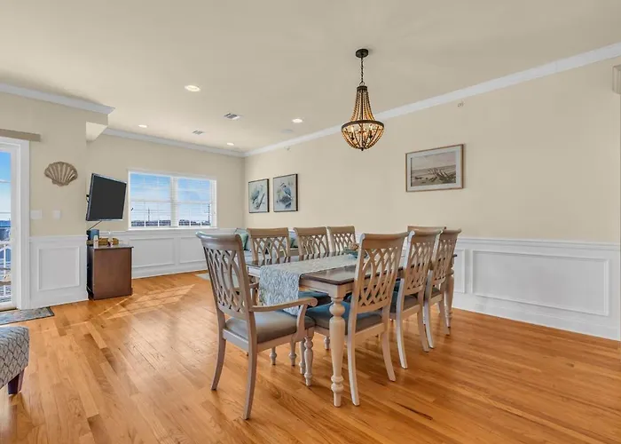 Rooftop Townhouse With 360 Views And Free Parking