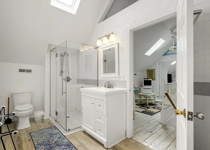 Donovan'S Reef | Colorful Downtown Chincoteague Cottage W/ Sunroom, Walk To Shops & Pet Friendly