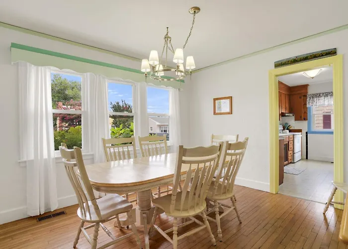 Donovan'S Reef | Colorful Downtown Chincoteague Cottage W/ Sunroom, Walk To Shops & Pet Friendly