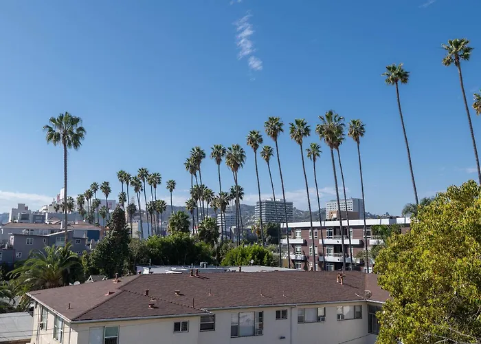 Hollywood Apartment Near Walk Of Fame
