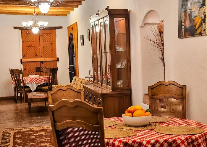 Red Mountain Manor Vineyard And Guesthouse