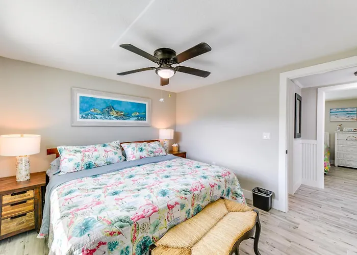 Fish, Swim & Unwind: Anna Maria Apt Steps To Beach