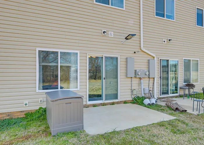 6 Mi To Pnc Music Pavilion: Concord Townhome