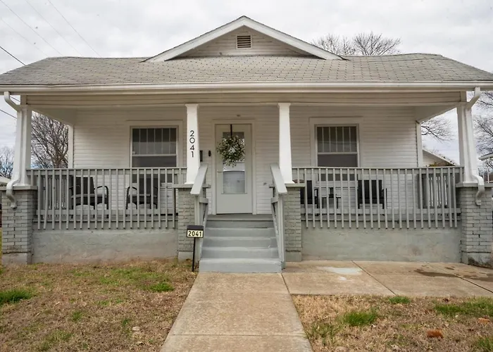 Historic Route-66 Bungalow