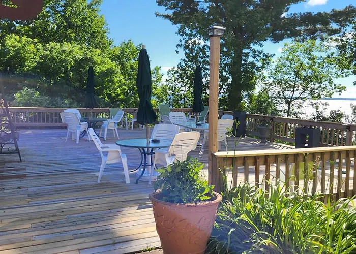 Chequamegon Lake Superior Lodge