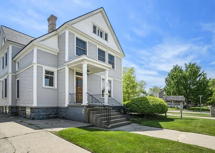 Grand Harbor Apartments Unit 2 - 200
