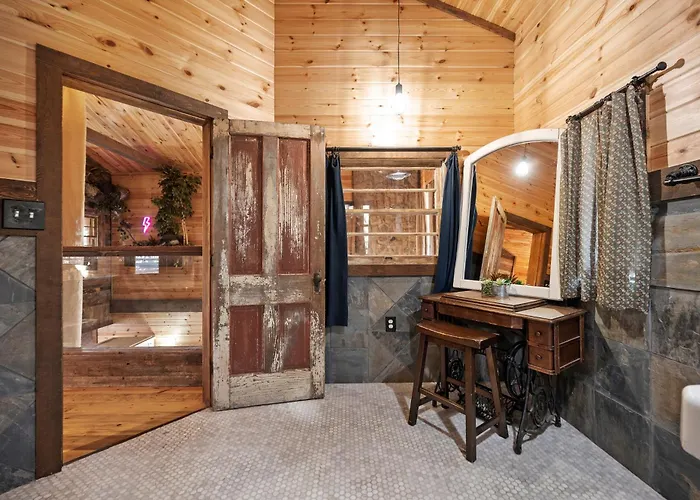 Hochatown Hot Tub Firepit Arcade Dog Friendly Bbq