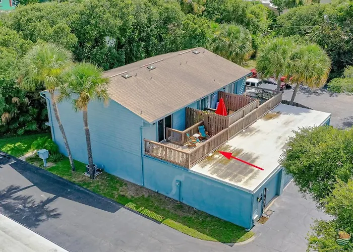 Flagler Avenue Adjacent Dog Friendly Home With Garage! Stroll To The Beach!