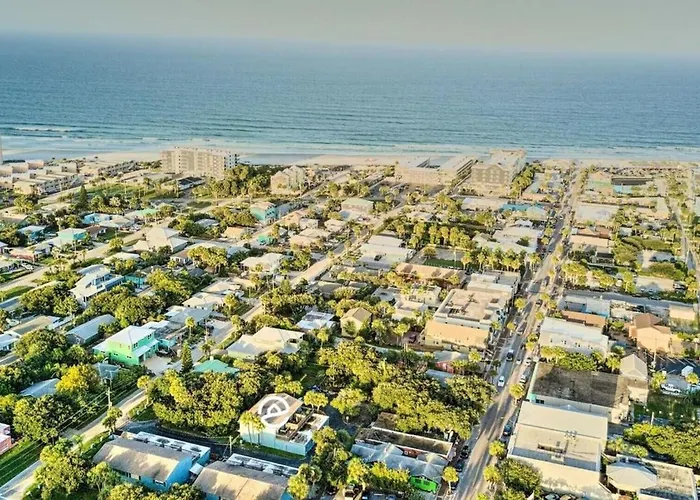 Dog Friendly Home By Flagler Avenue! Fenced Yard And Garage! Walk To The Beach!
