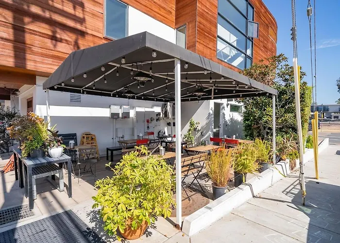 Brand New Condo 1 Block From Beach - Pet Friendly