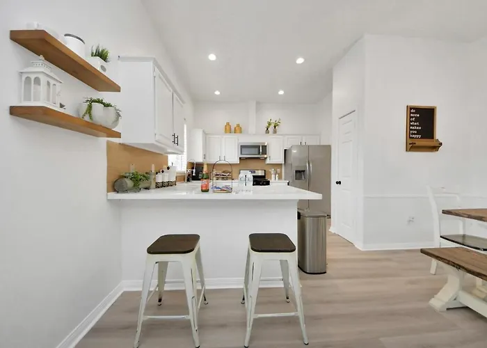 Spacious 3Br Retreat Near Katy'S Top Attractions