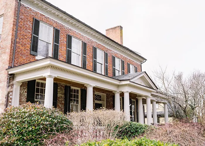Ironclad Inn And Bourbon Room