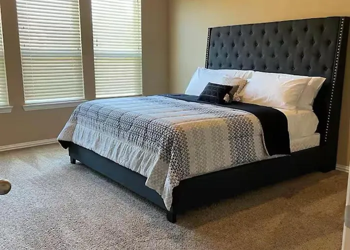Luxury Stay - Near Houston Airport